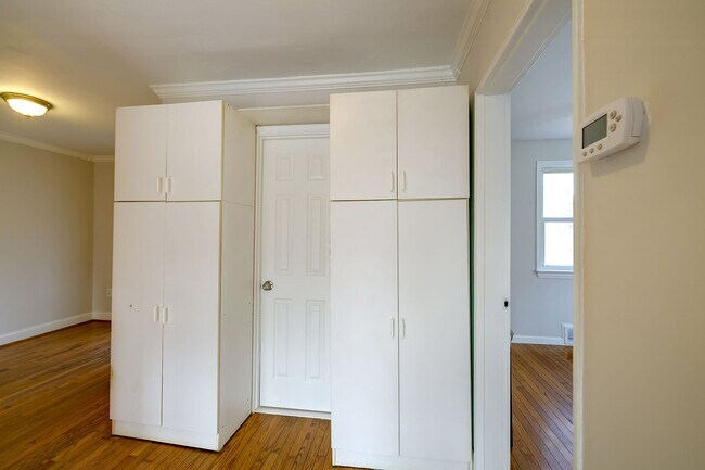 Building Photo - Charming 3BR Home with Fenced Backyard & Patio in Silver Spring