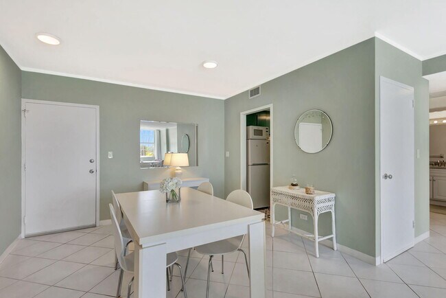 Building Photo - 2800 N Flagler Dr