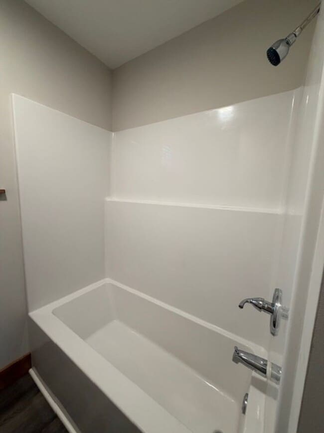 Building Photo - Walland 37886 - Fully remodeled 3 bedroom, 2 bath home located in the foothills of the Smoky Moun...