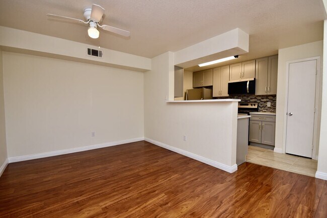 Building Photo - 2nd Level Specious One Bedroom Condo at Copper Sands!