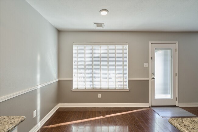 Building Photo - 39 N Walden Elms Cir