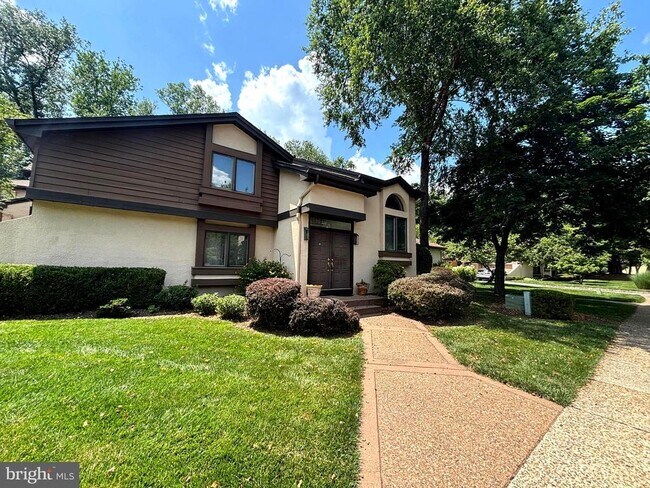 Primary Photo - 514 Sayre Dr