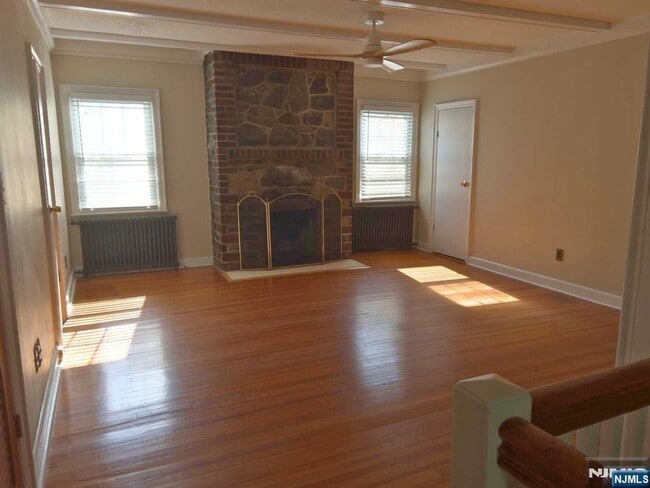 Building Photo - 211 Kenilworth Rd