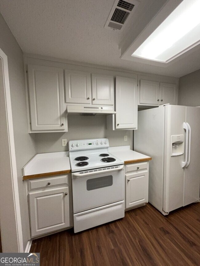 Building Photo - 1302 Manning Way