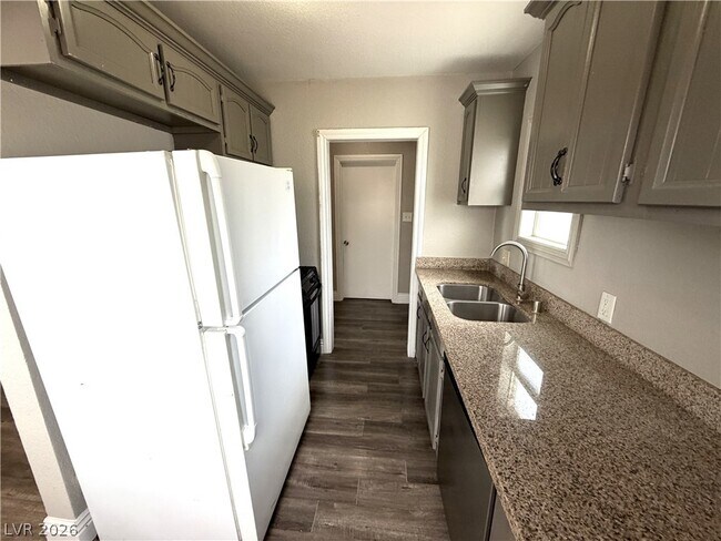 Building Photo - 5930 Dodd St