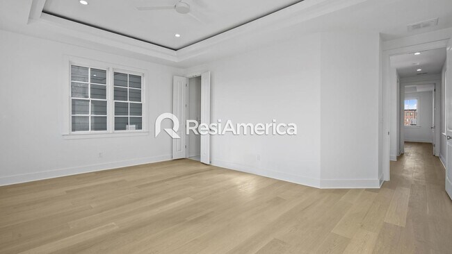 Building Photo - 2024 Construction - Modern 4 bedroom home in Downtown Memphis!!