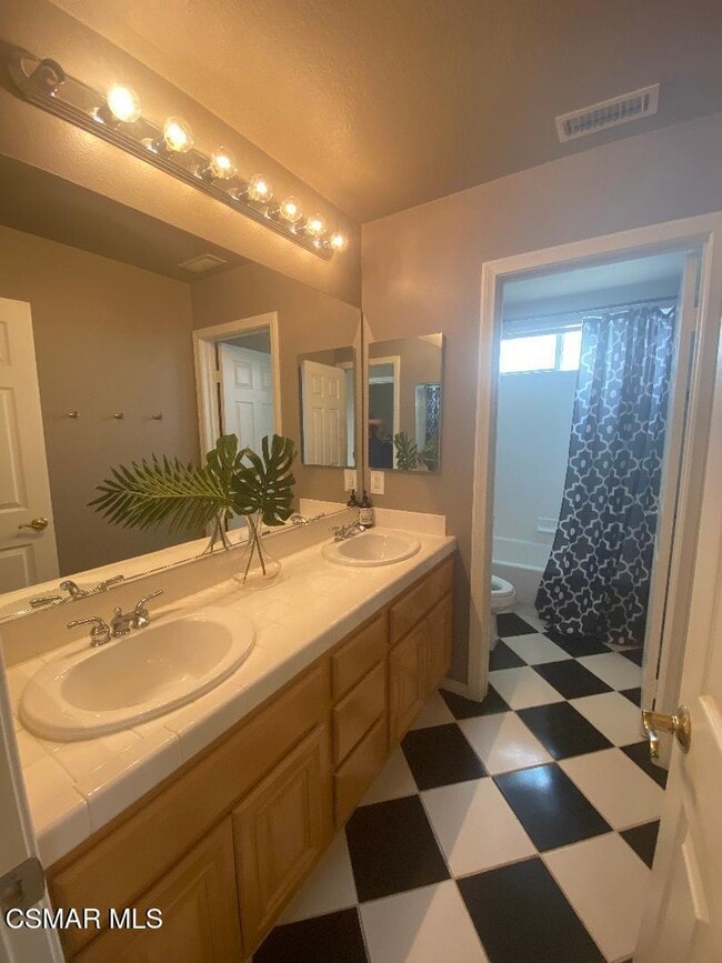 Building Photo - 3082 Eaglewood Ave