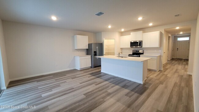 Building Photo - 591 Mimosa St SW