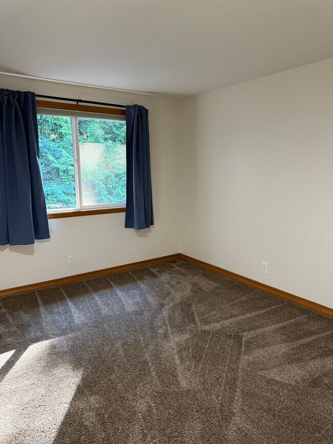 Building Photo - 4bd/2.5ba Renton House