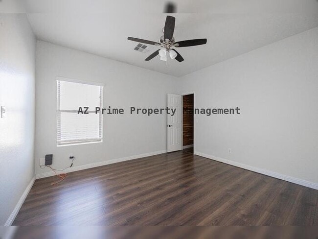 Building Photo - 16966 W Saguaro Ln