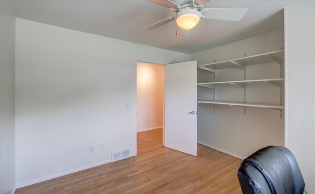 Building Photo - 5813 Anchorage Ave