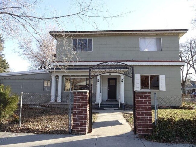 Building Photo - 352 Hampton/Blair - 3 PLEX