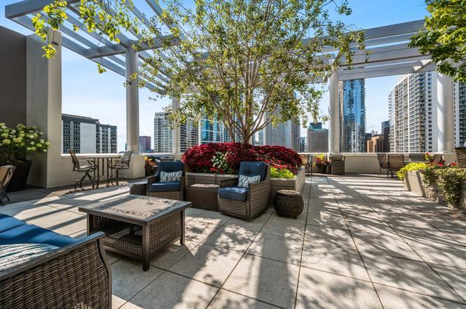 Building Photo - 201 N Westshore Dr