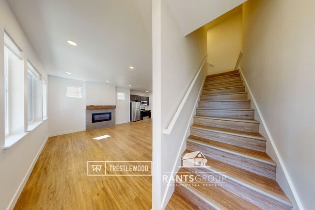 Building Photo - Modern New Home in Trestlewood – Where Comfort Meets Community!