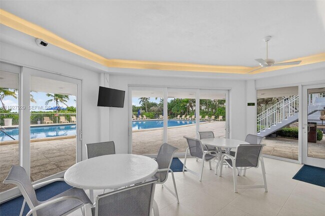 Building Photo - 600 Grapetree Dr