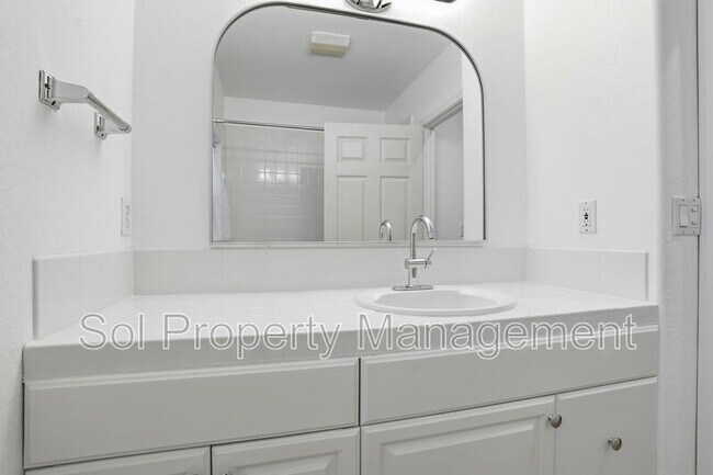 Building Photo - 2625 Howe St