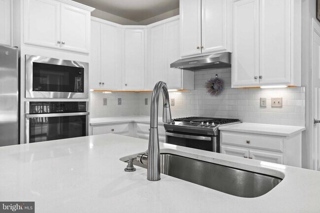 Building Photo - 3903 Emory Ridge Rd