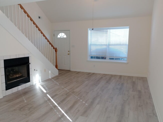 Building Photo - 5015 CARRIE RIDGE Dr