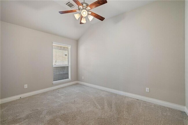 Building Photo - 421 Inspiration Dr