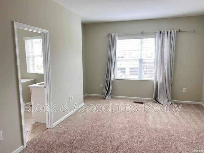 Building Photo - 228 Traphill Dr