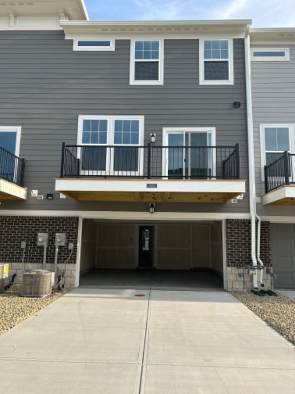 Building Photo - 9331 Somerford Dr