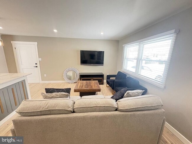 Building Photo - 13223 Hawthorn Ln