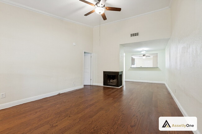 Building Photo - Updated North Dallas Townhome | 2 Pools | Clubhouse | Richardson ISD | Private Backyard