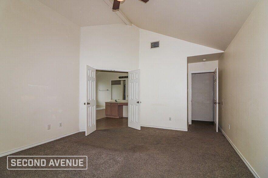 Building Photo - 6010 Suffolk Dr