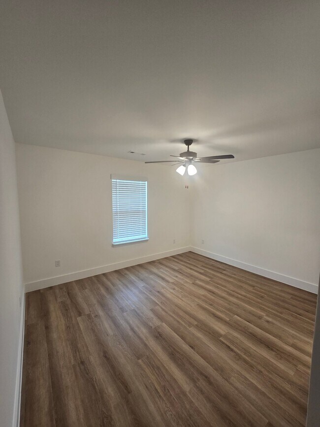 Building Photo - 2631 Elstar Ct