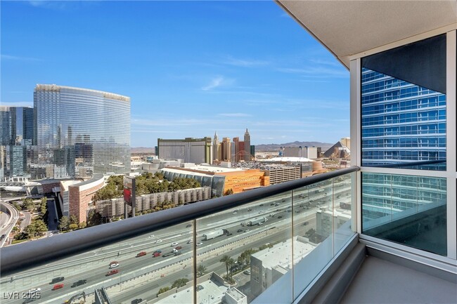 Building Photo - 4525 Dean Martin Dr
