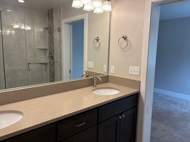 Building Photo - Charming Updated Home Near Fernan Lake & D...