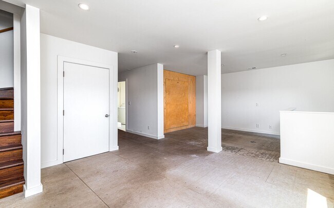 Building Photo - 919 Teresita Blvd