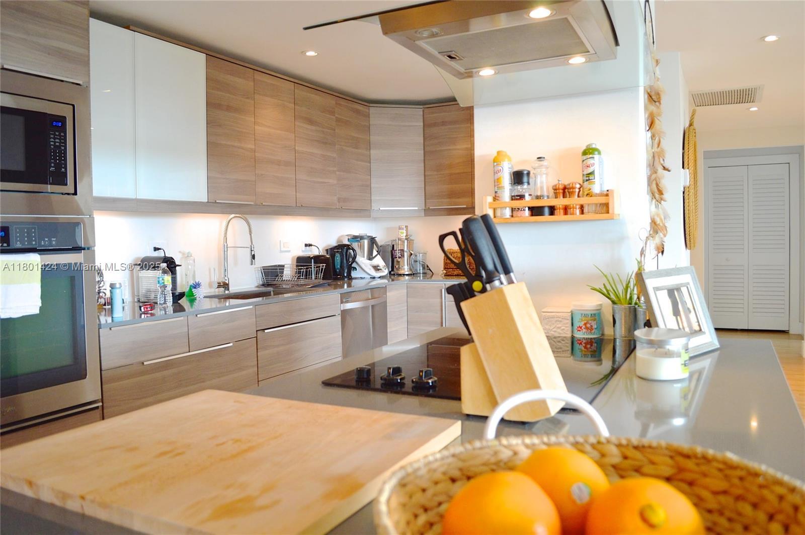 Building Photo - 2451 Brickell Ave