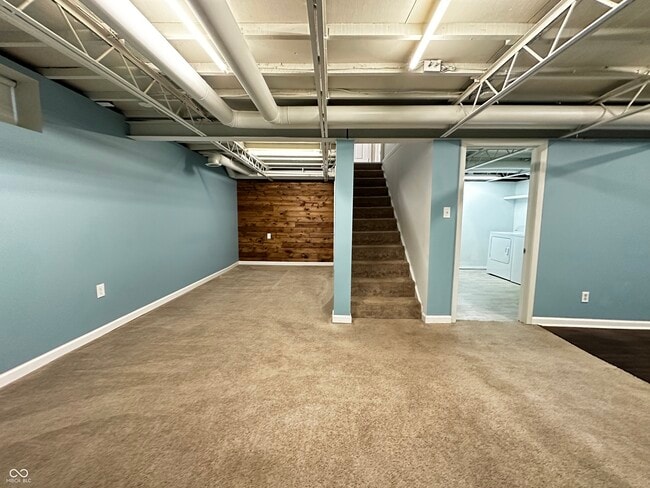 Building Photo - 5640 Crittenden Ave