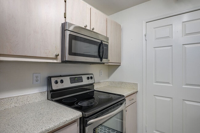 Building Photo - 231 W Horizon Ridge Pkwy