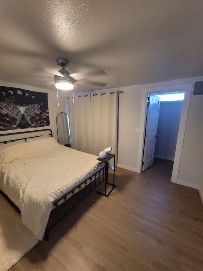 Building Photo - Cherry Lane Commons