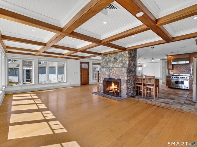 Building Photo - 4 Point Rd