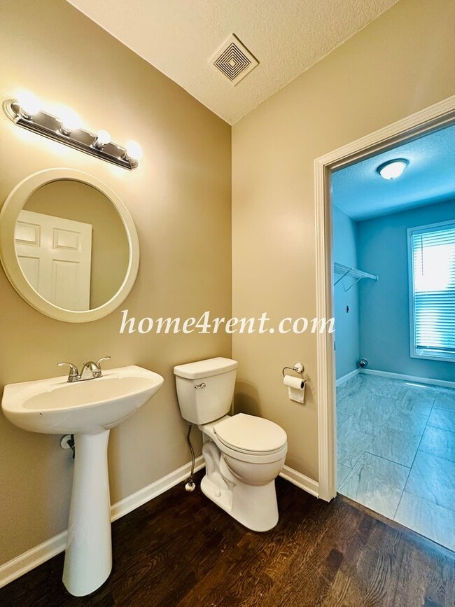 Building Photo - Blue Valley Schools, Walking Distance to Elementary School and Neighborhood Pool!