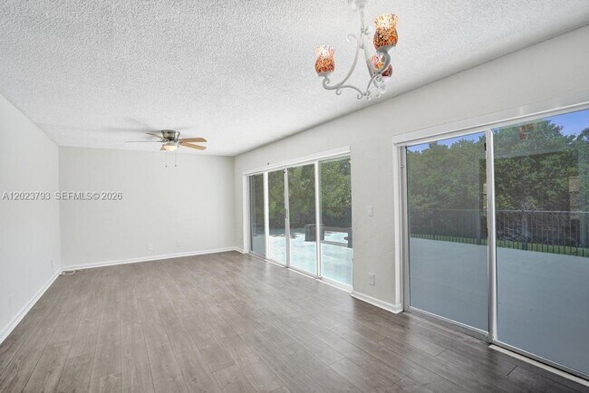 Building Photo - 21461 Sawmill Ct
