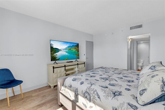 Building Photo - 3000 S Ocean Dr