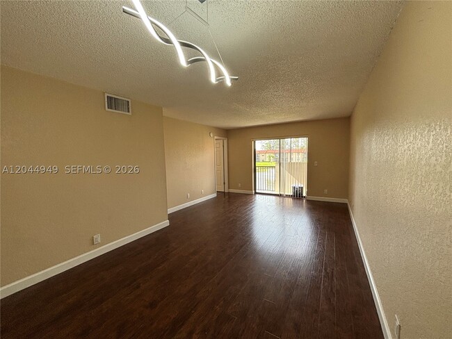 Building Photo - 21909 Lake Forest Cir