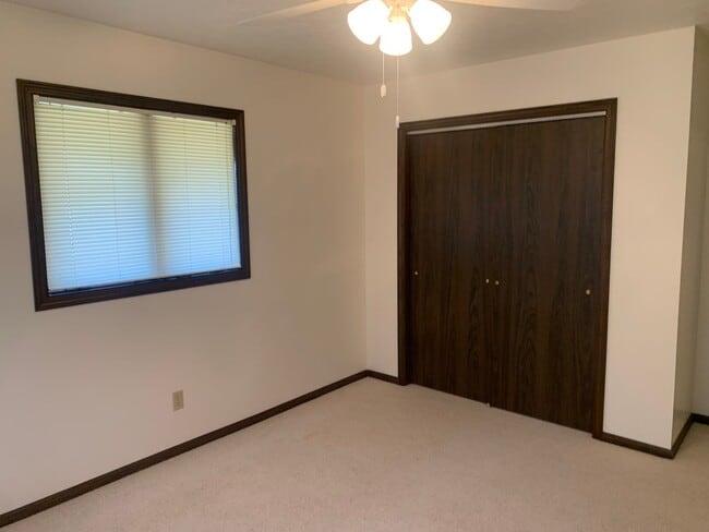 Building Photo - Looking for country living? Check out this...