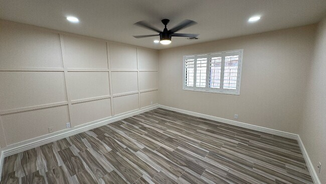 Building Photo - Sunland Springs Village 55+ Community
