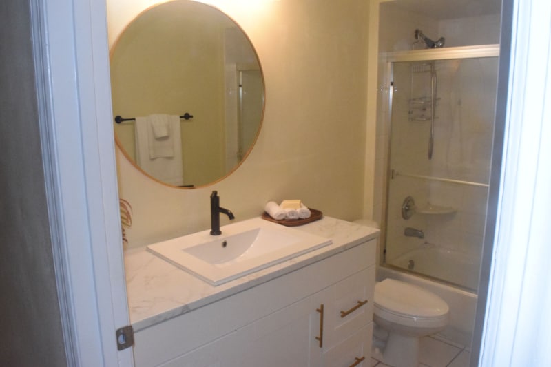 Building Photo - 1118 Apple Terrace