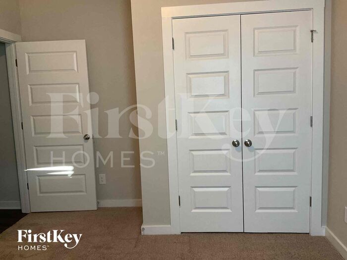 Building Photo - 130 Avalon Wy