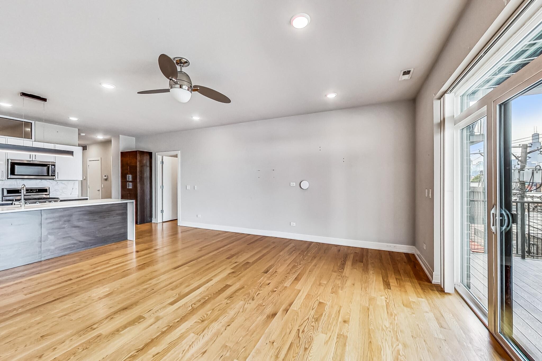 Building Photo - 1641 W Grand Ave