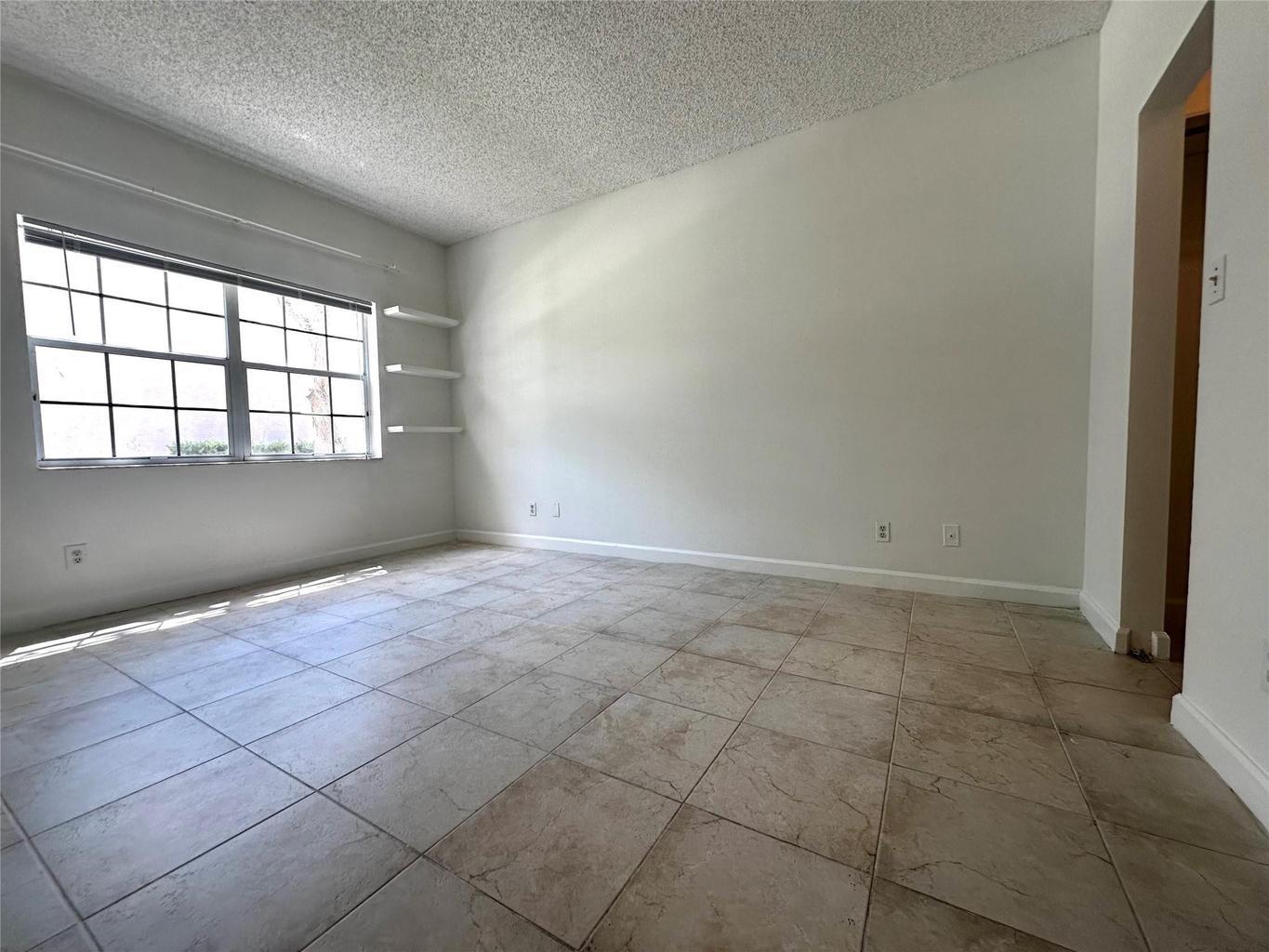 Building Photo - 820 Cypress Park Way
