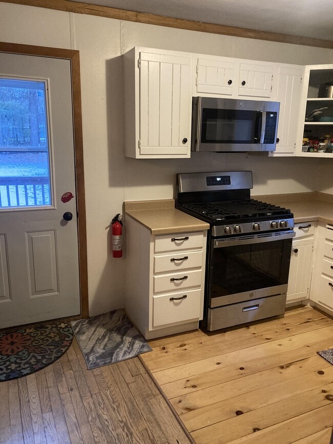 Building Photo - 9485 Country Club Rd