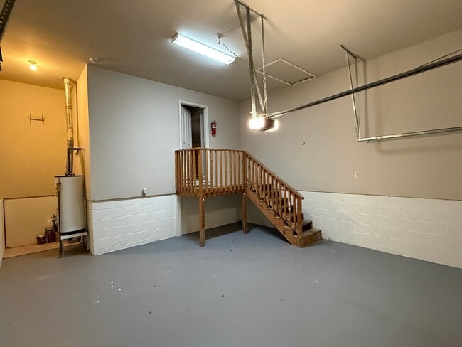 Building Photo - Beautifully Renovated Home in Trussville City Schools – Fireplace & 2-Car Garage