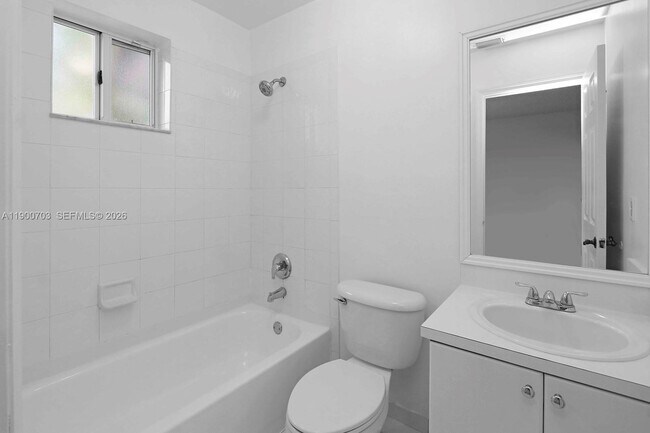 Building Photo - 2239 SE 25th Ave